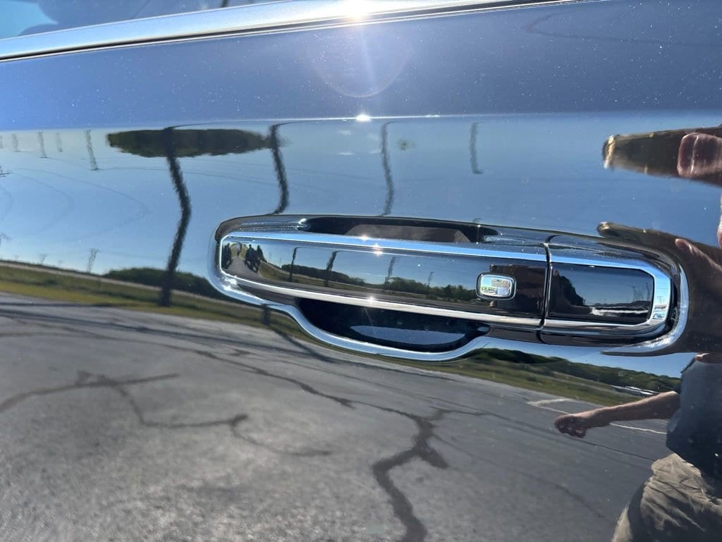 2026 GMC Yukon XL Denali - Photo 10