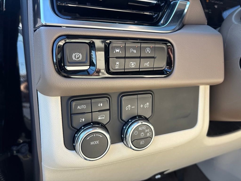 2026 GMC Yukon XL Denali - Photo 16