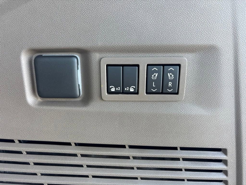 2026 GMC Yukon XL Denali - Photo 6