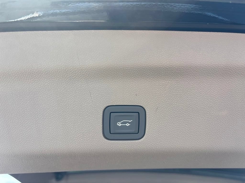2026 GMC Yukon Denali - Photo 8