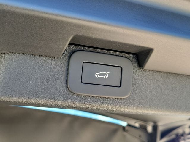 2023 Land Rover Discovery Metropolitan Edition - Photo 35