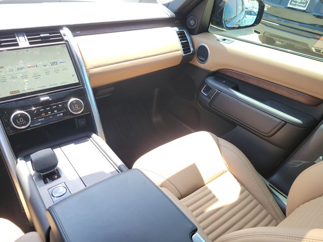 2023 Land Rover Discovery Metropolitan Edition - Photo 32
