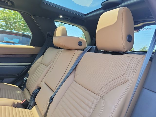 2023 Land Rover Discovery Metropolitan Edition - Photo 26