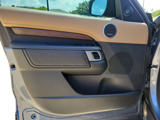 2023 Land Rover Discovery Metropolitan Edition - Photo 14