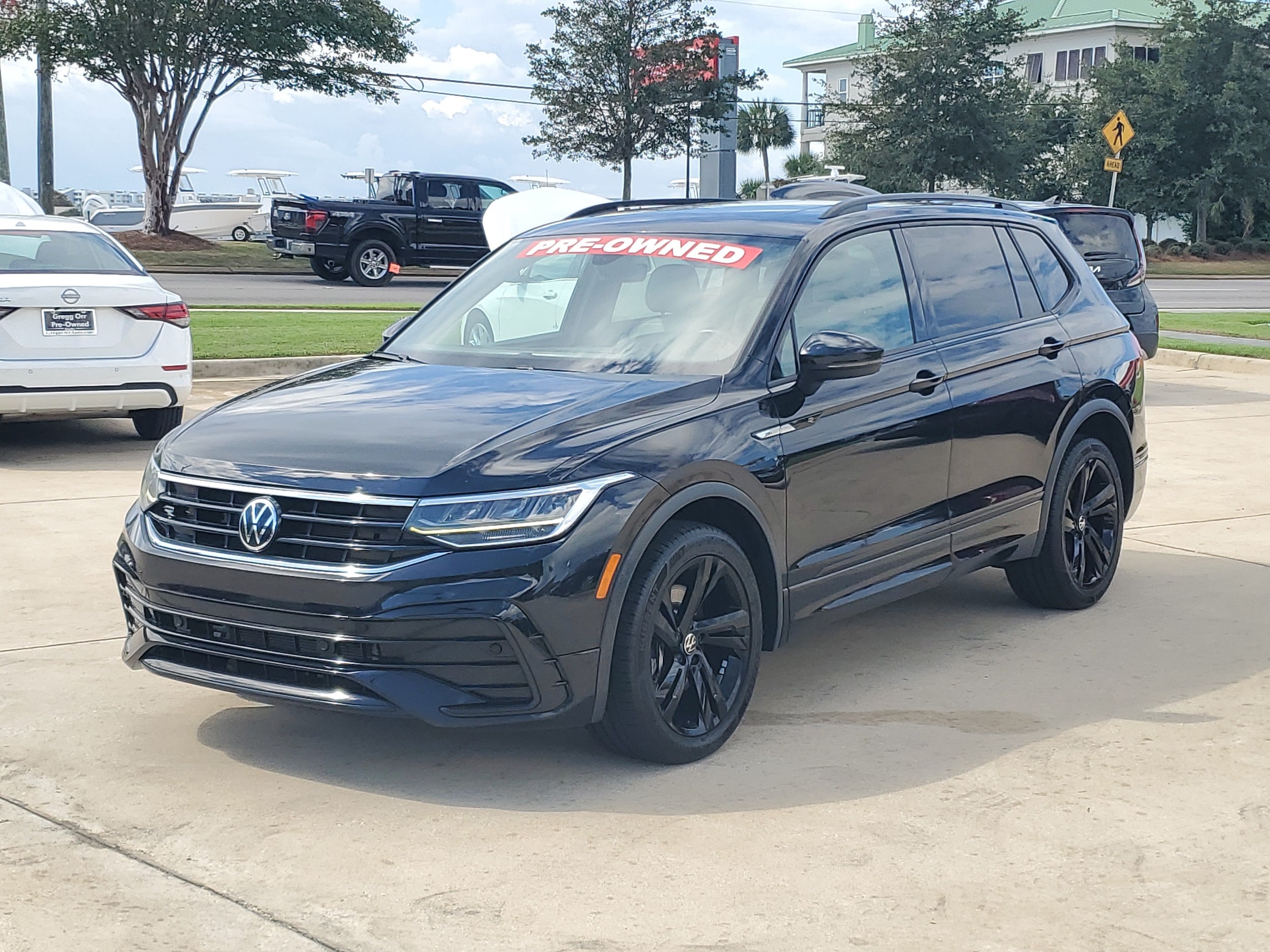2024 Volkswagen Tiguan SE R-LINE BLACK