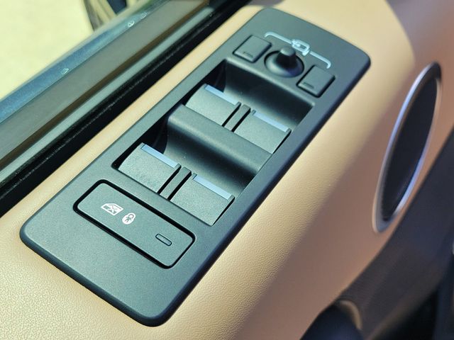 2023 Land Rover Discovery Metropolitan Edition - Photo 15