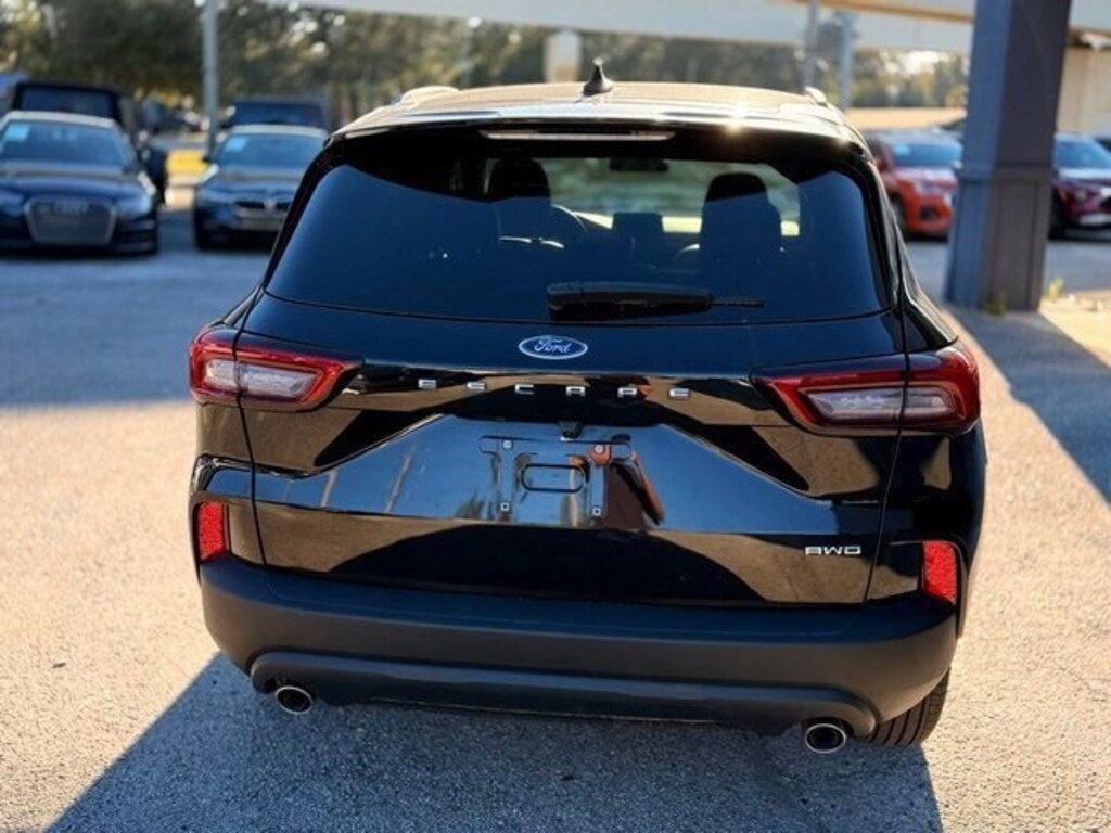 Used 2025 Ford Escape Hybrid ST-Line Select SUV