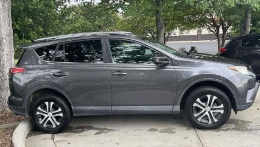 Used 2018 Toyota RAV4 LE SUV