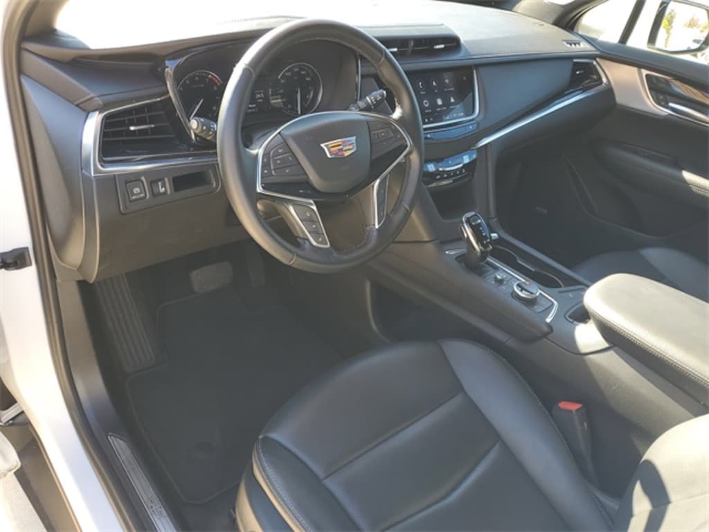 Used 2025 Cadillac XT5 Premium Luxury SUV