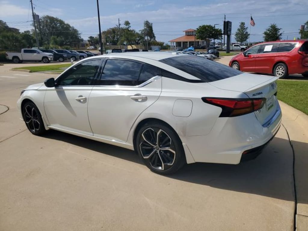 Used 2023 Nissan Altima 2.5 SR Sedan