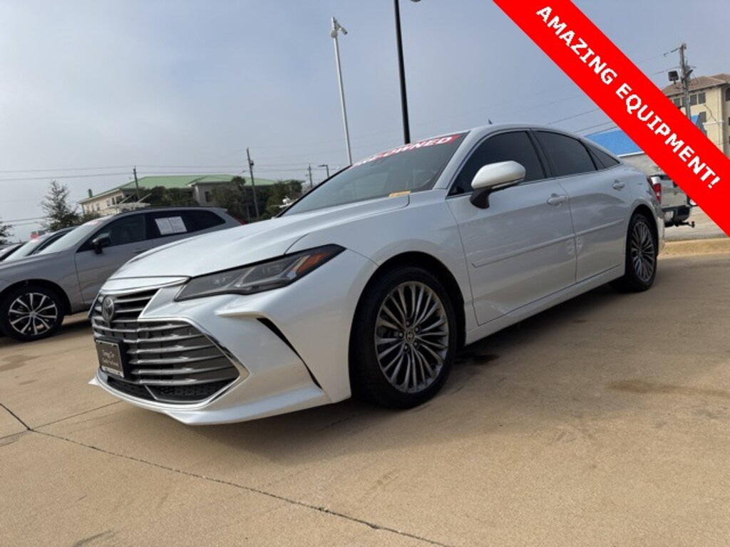 Used 2022 Toyota Avalon Limited Sedan