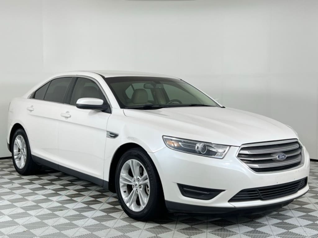Used 2018 Ford Taurus SEL Sedan