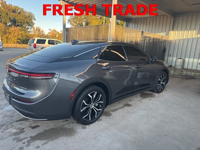 2023 Toyota Crown Limited photo 3