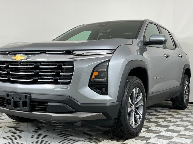 2025 Chevrolet Equinox LT photo 4