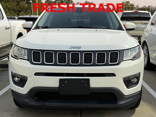 2019 Jeep Compass Latitude photo 2