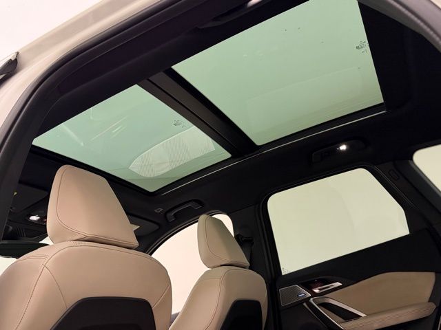 2025 BMW X1 28i - Photo 28