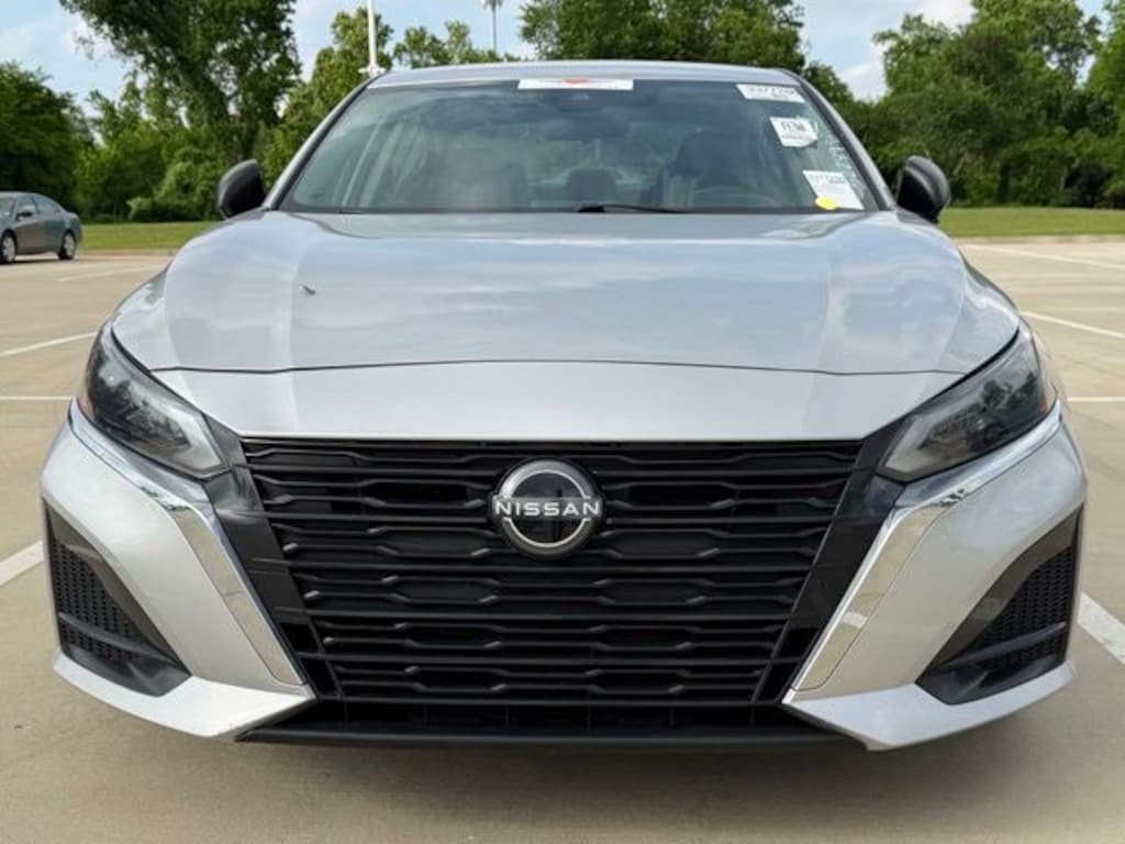Used 2024 Nissan Altima 2.5 SV Sedan