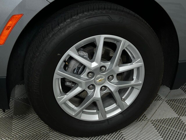 2024 Chevrolet Equinox photo 3