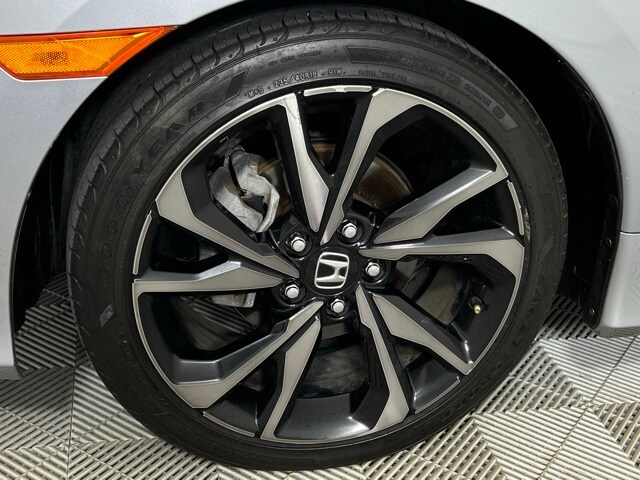 2020 Honda Civic Sport photo 3