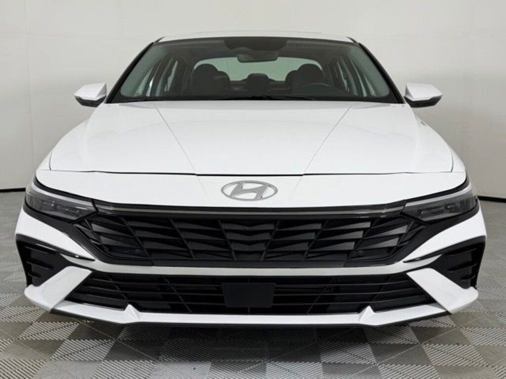 Used 2025 Hyundai Elantra Limited Sedan