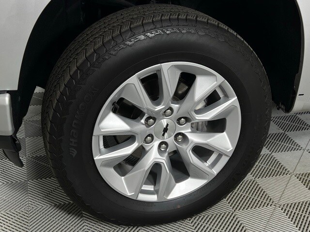 2019 Chevrolet Silverado 1500 RST photo 3