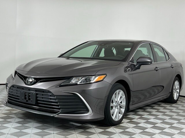 2023 Toyota Camry LE photo 2