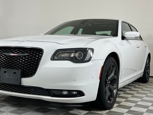2023 Chrysler 300 S photo 4