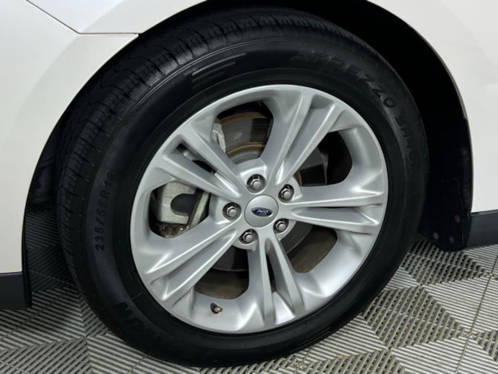 Used 2018 Ford Taurus SEL Sedan