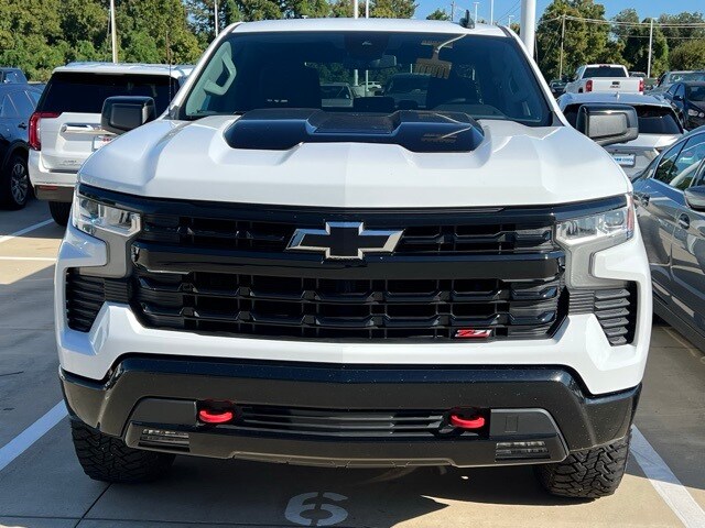 2023 Chevrolet Silverado 1500 LT Trail Boss photo 2