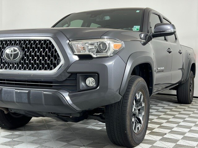 2018 Toyota Tacoma SR5 TRD Sport photo 4