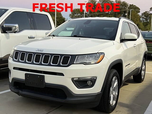 2019 Jeep Compass Latitude photo 3