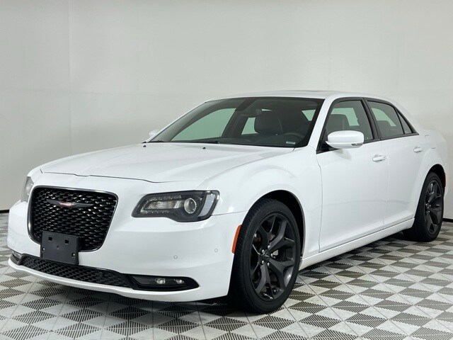 2023 Chrysler 300 S photo 2