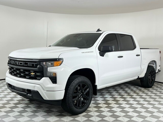 2022 Chevrolet Silverado 1500 Custom photo 2