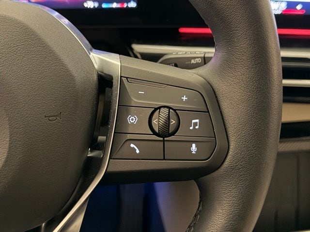 2025 BMW X1 28i - Photo 35