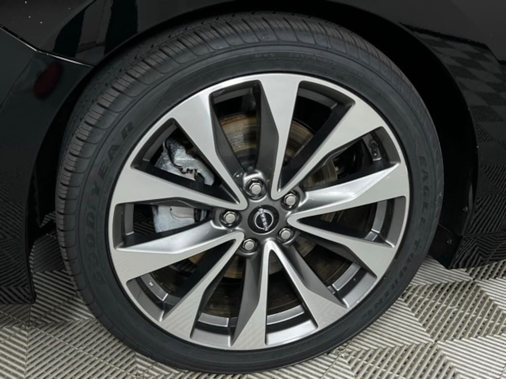 Used 2023 Nissan Maxima Platinum Sedan