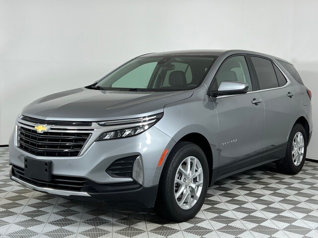 2024 Chevrolet Equinox photo 2