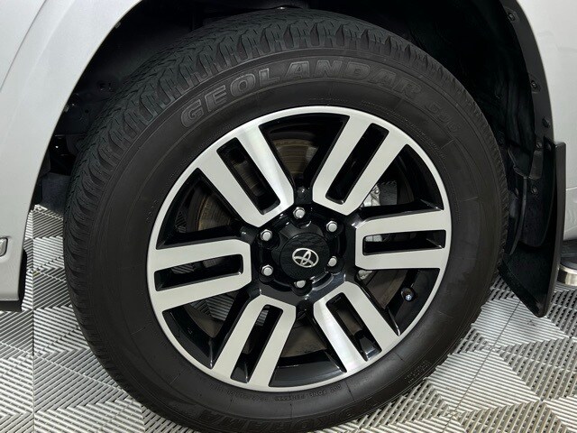 2023 Toyota 4Runner Limited photo 3
