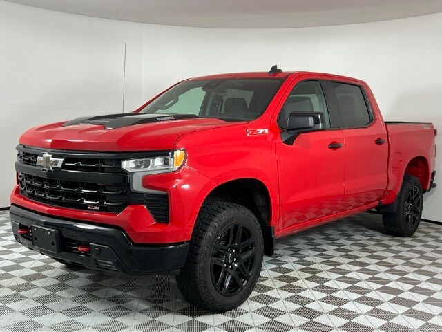 2024 Chevrolet Silverado 1500 LT Trail Boss photo 2