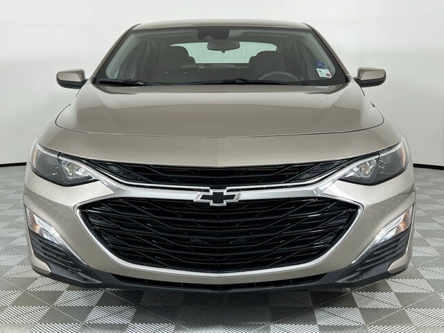 2022 Chevrolet Malibu RS photo 2