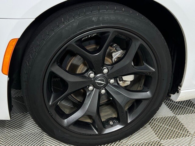 2023 Chrysler 300 S photo 3