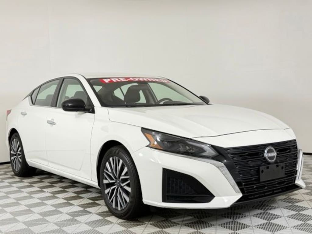 Used 2025 Nissan Altima SV Sedan