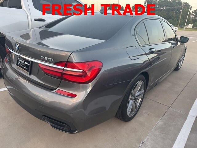 2018 Bmw 750i Sedan photo 3