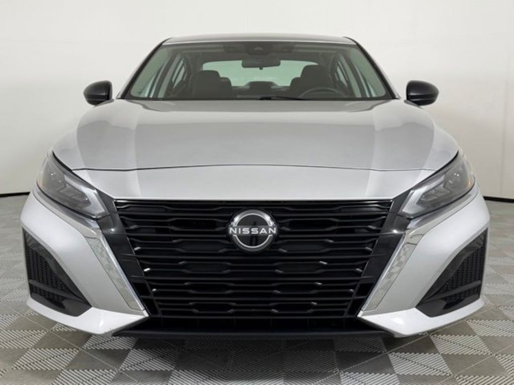 Used 2024 Nissan Altima 2.5 SV Sedan