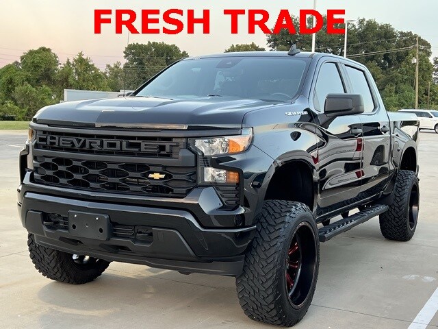 2023 Chevrolet Silverado 1500 Custom photo 3
