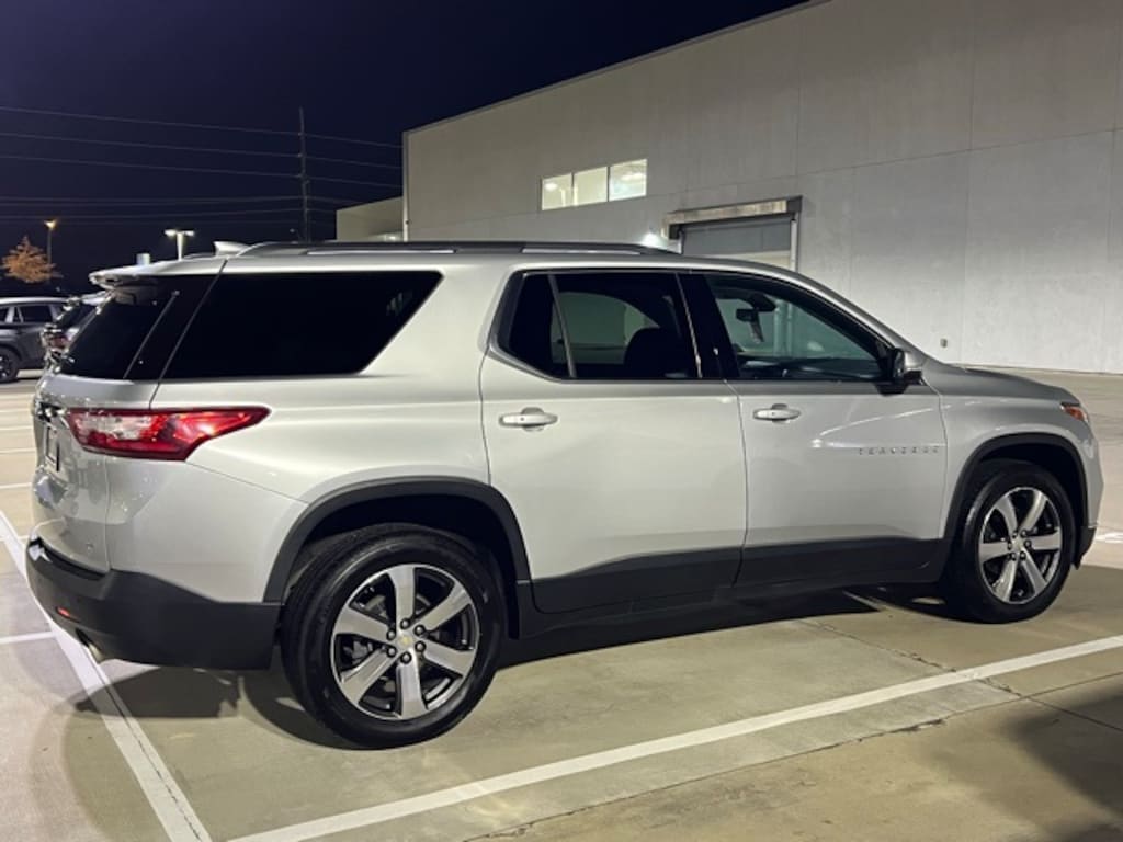 Used 2021 Chevrolet Traverse LT Leather SUV