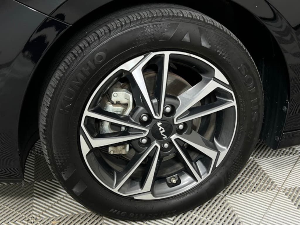 Used 2024 Kia Forte LXS Sedan