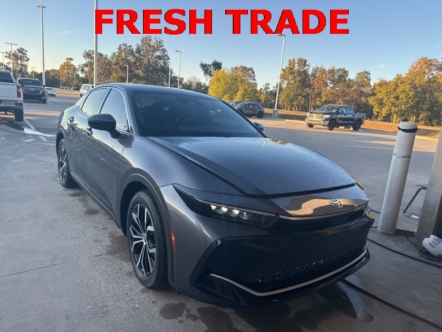 2023 Toyota Crown Limited photo 2