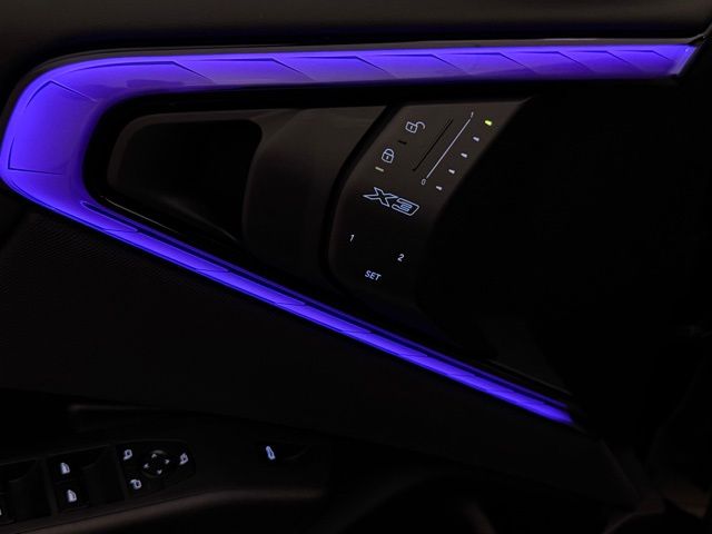 2025 BMW X3 30 - Photo 18