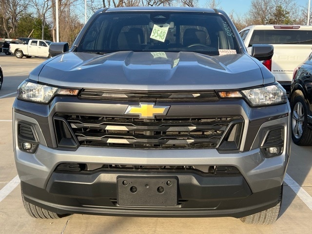 2023 Chevrolet Colorado LT photo 3