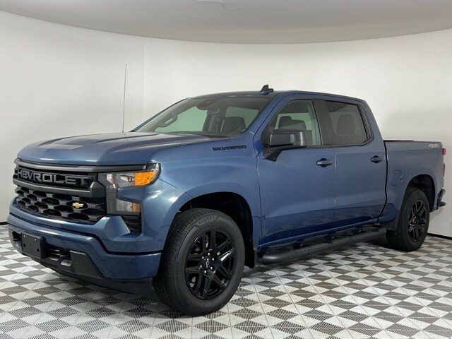 2024 Chevrolet Silverado 1500 Custom photo 2